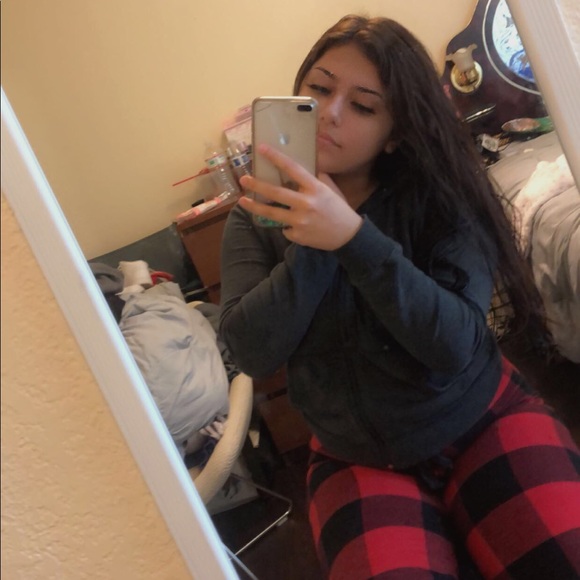 Meet your Posher, Daniela - Picture 1 of 1